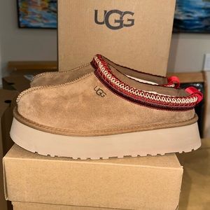 Ugg Women’s Tazz Platform Slipper